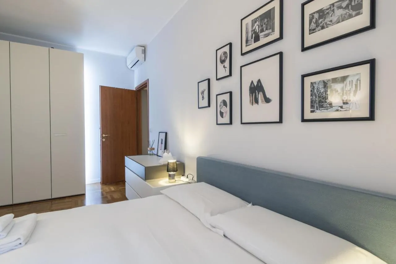 Easylife - Elegante E Chic Dimora Con Balcone Lägenhet Milano 0*,